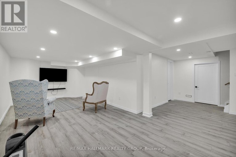 28625672/16-allenby-road/morgans-grantsouth-march/ottawa/ontario/K2K2H2_34