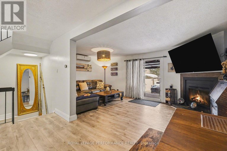 29377757/76-1722-lafrance-drive/queenswood-heights-south/ottawa/ontario/K1E2H2_14