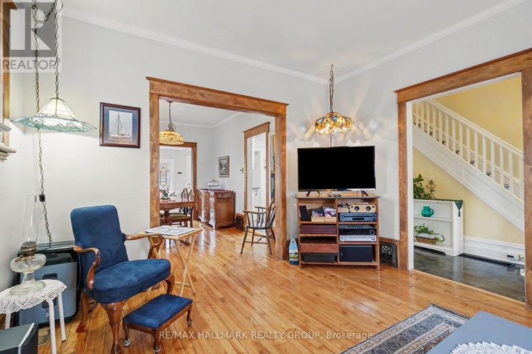 29621621/115-hamilton-avenue-n/ottawa-west/ottawa/ontario/K1Y1C1_6