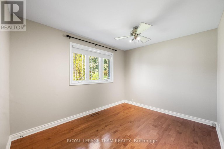 28386373/3-millbrook-crescent/city-viewskylinefisher-heightsparkwood-hills/ottawa/ontario/K2E5B6_18