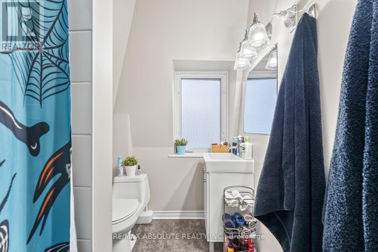 29562763/231-bell-street-n/west-centre-town/ottawa/ontario/K1R7E1_16