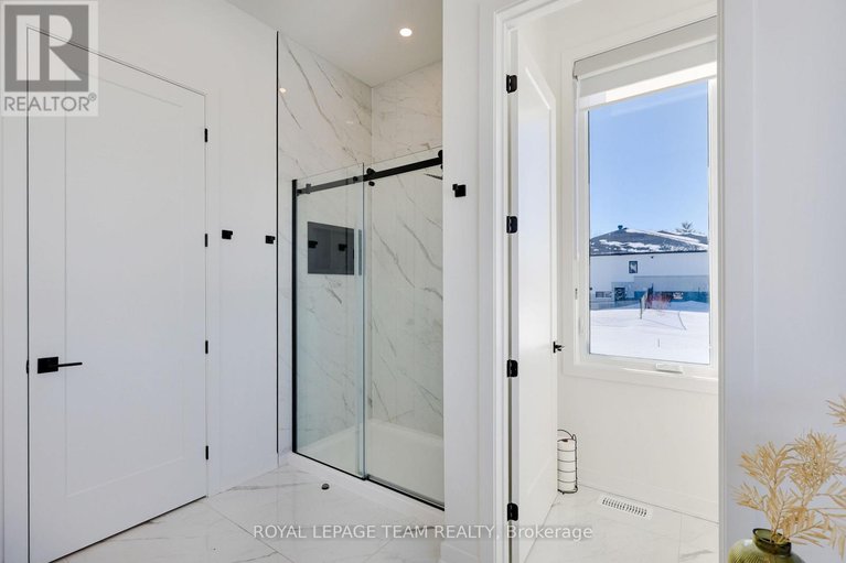 29491567/60-synergy-way/kanata-north-west/ottawa/ontario/K2W0K3_25