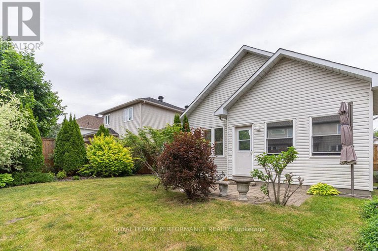 28546578/131-arrowwood-drive/stittsville-south/ottawa/ontario/K2S2G3_48