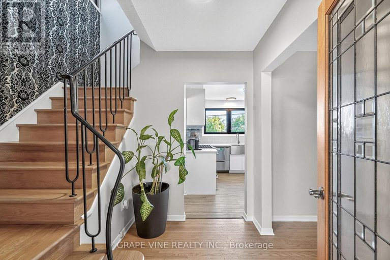 28771290/2405-dwight-crescent/hawthorne-meadows/ottawa/ontario/K1G1C7_8