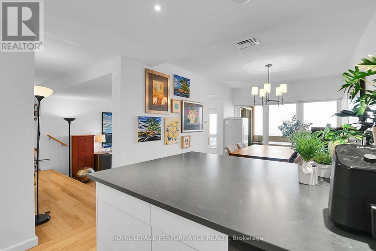 29351288/905-373-laurier-avenue-e/sandy-hill/ottawa/ontario/K1N8X6_22