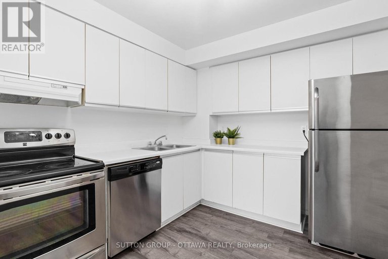 28457125/1111-2760-carousel-crescent/emerald-woodssawmill-creek/ottawa/ontario/K1T2N4_17