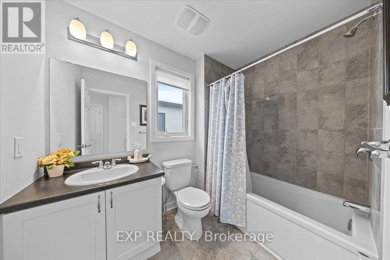 29305395/307-686-quilter-row/goulbourn-twp-from-franktown-rdsouth-to-rideau/ottawa/ontario/K0A2Z0_22