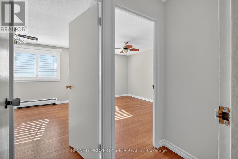 28981552/1015-915-elmsmere-road/beacon-hill-south/ottawa/ontario/K1J8H8_36