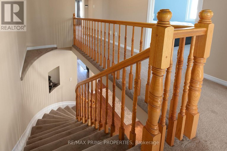 29075456/1545-senateurs-way/fallingbrookpineridge/ottawa/ontario/K4A4A2_23