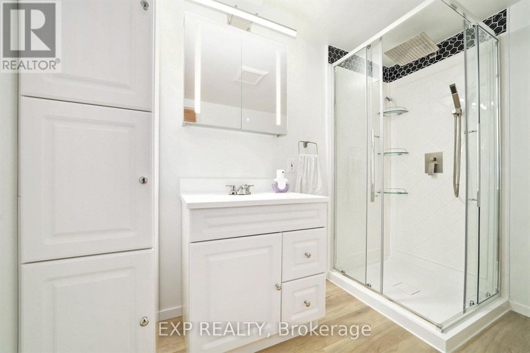 28908763/1954-rosebella-avenue/blossom-parkleitrim/ottawa/ontario/K1T1G7_25