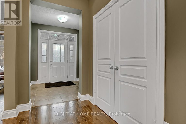 29641405/701-everlasting-crescent/springridgeeast-village/ottawa/ontario/K4A0K2_2