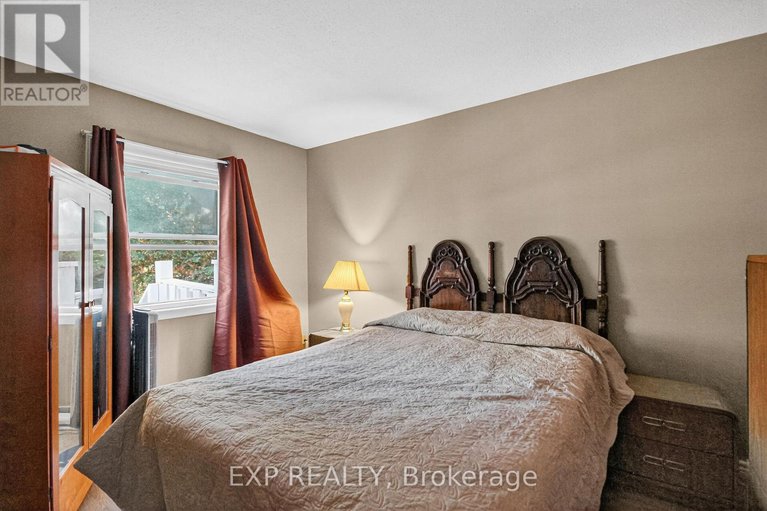 28996962/96-constance-lake-road/kanata-north-east/ottawa/ontario/K2K1X7_20