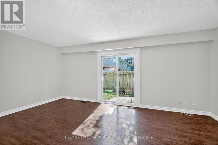 29155788/3921c-old-richmond-road/arbeatha-park/ottawa/ontario/K2H8T9_11