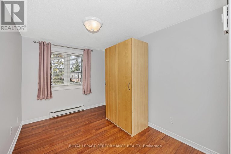 28997579/84-1317-marigold-crescent/pineview/ottawa/ontario/K1B5E7_20