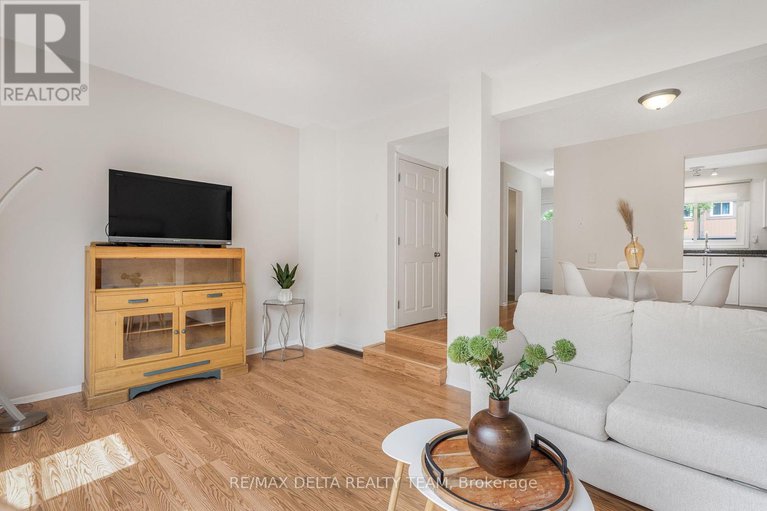 28607789/20-2000-falkirk-crescent/blackburn-hamlet-south/ottawa/ontario/K1B4Y7_4