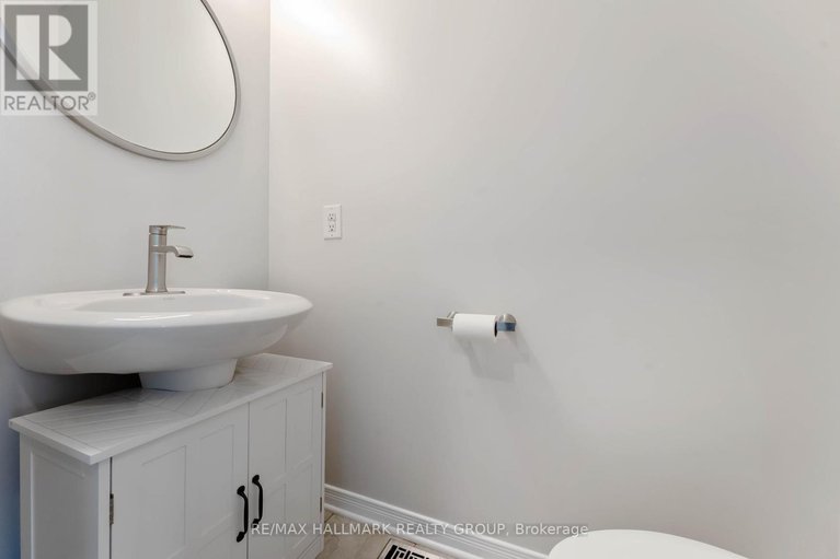 28985545/104-esterbrook-drive/mer-bleuebradley-estatesanderson-park/ottawa/ontario/K1W0A9_21