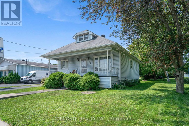 28631959/292-main-street/alexandria/north-glengarry/ontario/K0C1A0_3