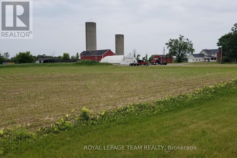 28494817/7904-bank-street/osgoode-twp-south-of-reg-rd-6/ottawa/ontario/K0A2P0_10
