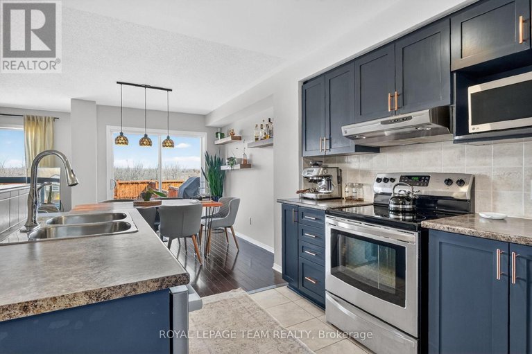 29615070/216-trail-side-circle/springridgeeast-village/ottawa/ontario/K4A5B5_14