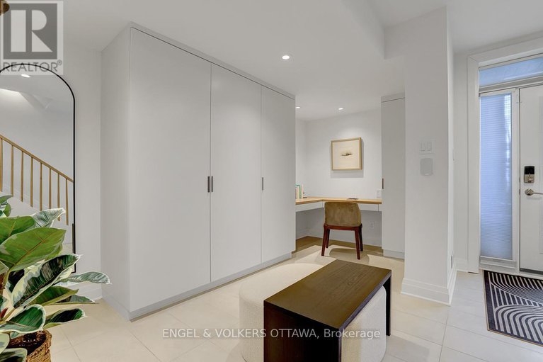 29300834/449-edison-avenue/mckellarhighland/ottawa/ontario/K2A1S5_4