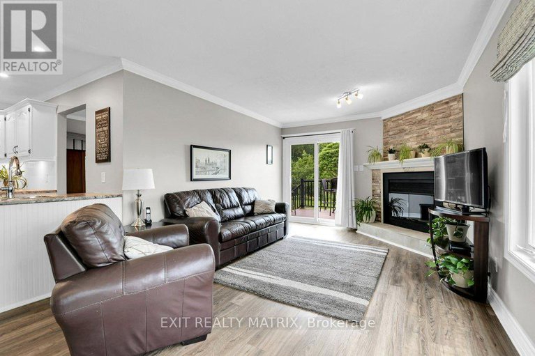 28473522/842-apple-lane/cumberland-ridge/ottawa/ontario/K4C1C1_11