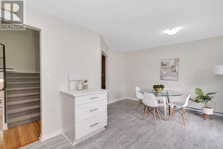 29445571/2098-eric-crescent/pineview/ottawa/ontario/K1B4P4_22