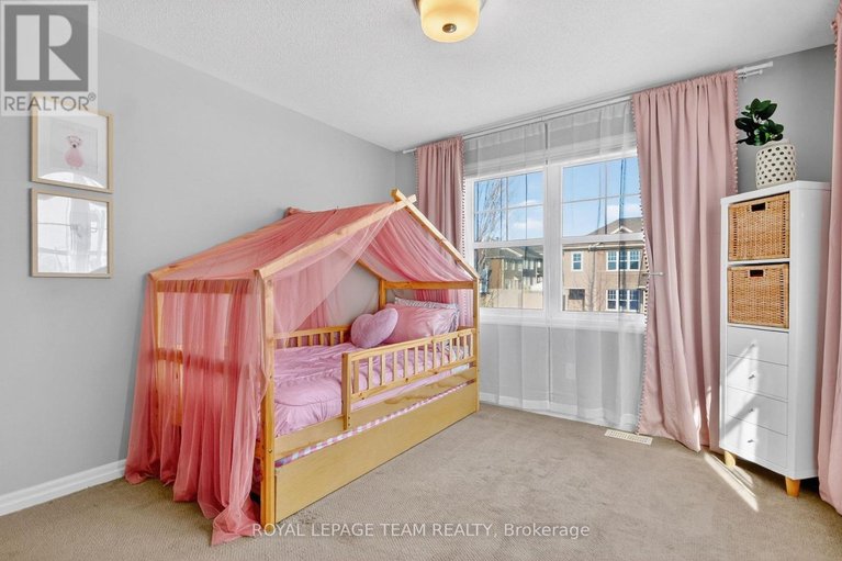 29455181/375-meadowbreeze-drive/emerald-meadowstrailwest/ottawa/ontario/K2M0K3_29