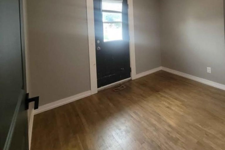 28895850/726-cummings-avenue/castle-heightsrideau-high/ottawa/ontario/K1K2L1_17