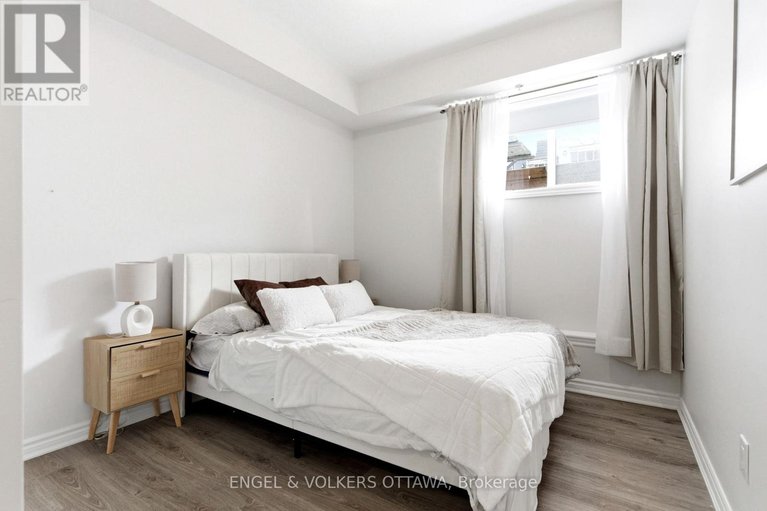 29519858/808-kiniw-private/cfb-rockcliffe-and-area/ottawa/ontario/K1K5A4_13