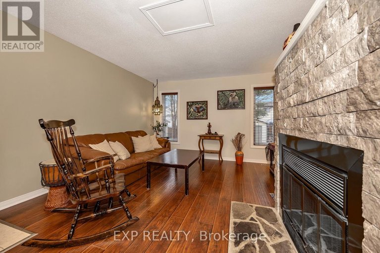 29607675/63-victor-street/stittsville-central/ottawa/ontario/K2S1H8_15