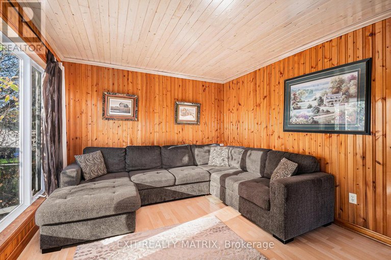 28998331/3498-sarsfield-road/cumberland-west/ottawa/ontario/K0A3E0_4