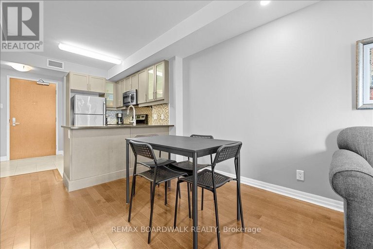 29646330/2107-242-rideau-street/sandy-hill/ottawa/ontario/K1N0B7_11