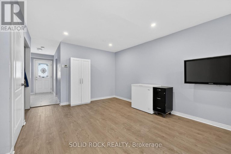 29198225/b-76-seyton-drive/westcliffe-estates/ottawa/ontario/K2H8W4_11