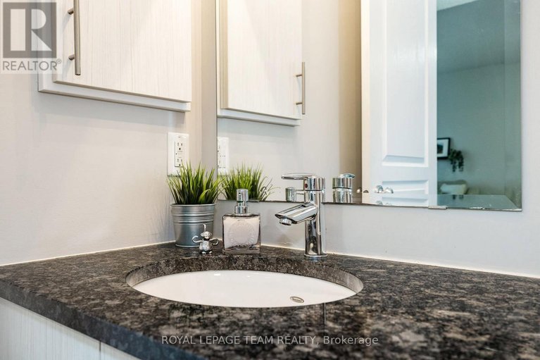 29564017/a-19-tadley-private/longfields/ottawa/ontario/K2J2T3_32