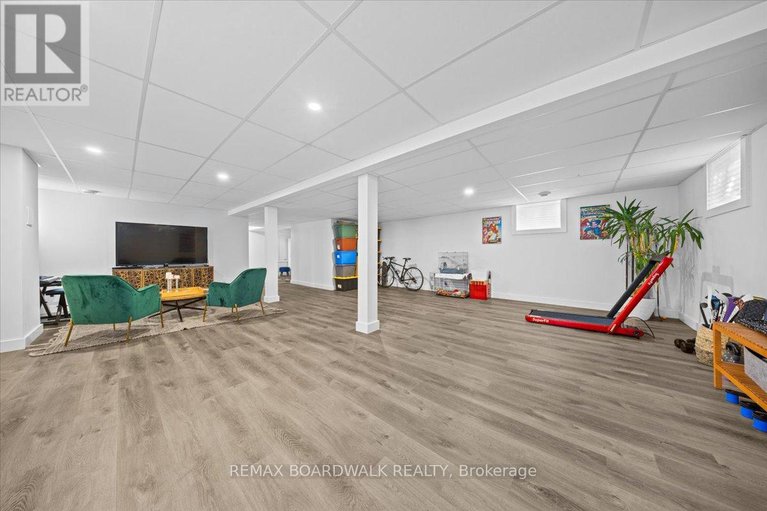 29209804/2462-dunning-road/cumberland-west/ottawa/ontario/K0A3E0_28