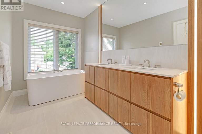 28039969/145-mulvihill-avenue/westborohampton-park/ottawa/ontario/K1Z6Y3_16