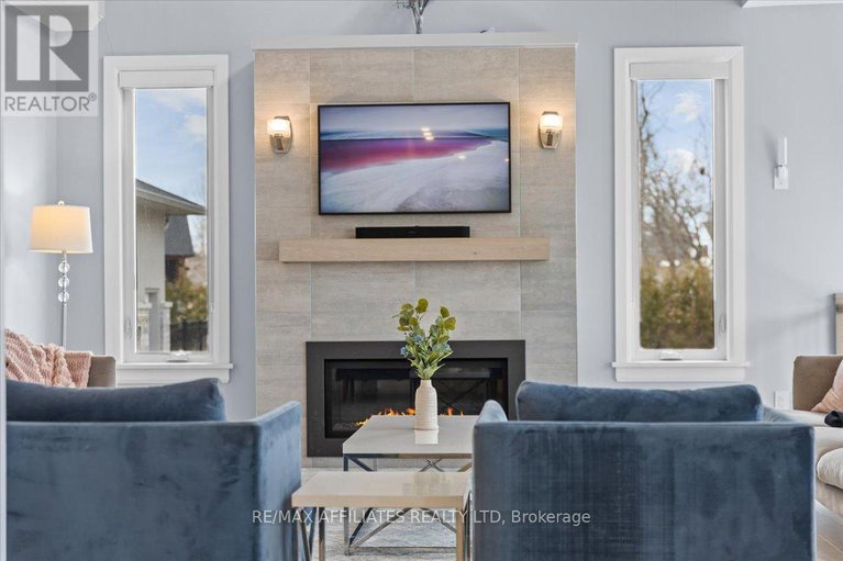 28084122/724-mcmanus-avenue/manotick-village-manotick-estates/ottawa/ontario/K4M0B2_8