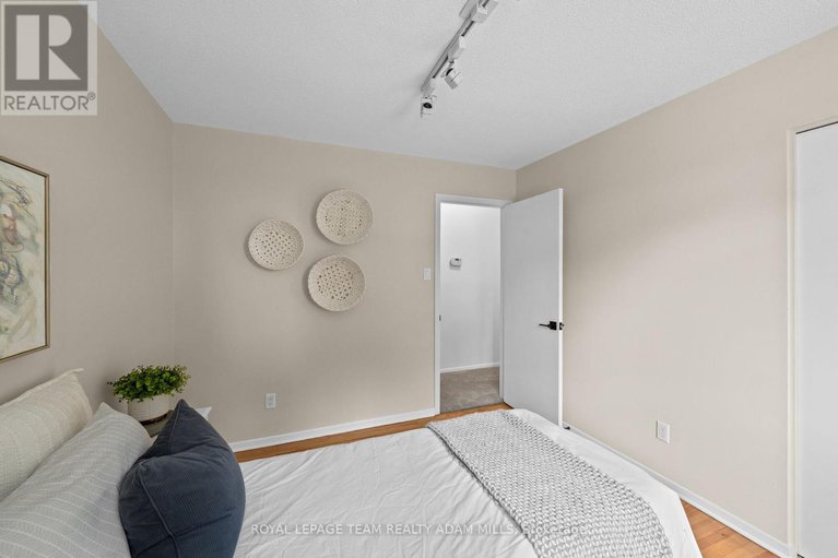 28800881/968-walkley-road/riverside-park-south/ottawa/ontario/K1V6R3_23