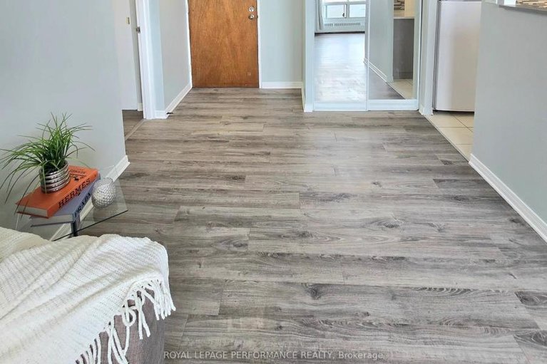 29631803/1113-20-chesterton-drive/borden-farmstewart-farmcarleton-heightsparkwood-hills/ottawa/ontario/K2E6Z7_4