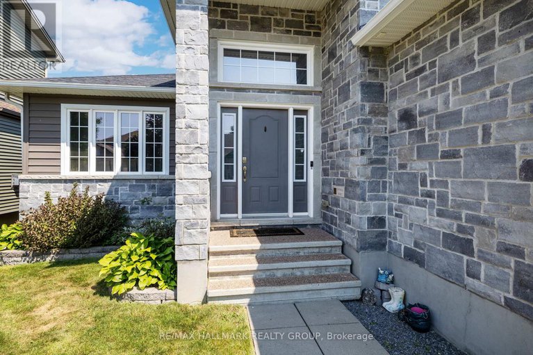 27816105/75-settlement-lane/russell/ontario/K4R0A4_2