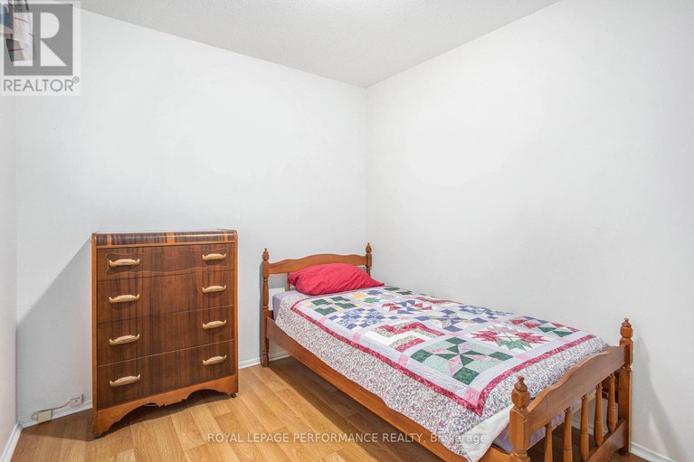 29023034/6097-forestglen-crescent/chapel-hill/ottawa/ontario/K1C5N9_30