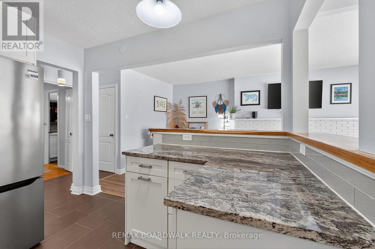 29402322/2462-tupper-avenue/hawthorne-meadows/ottawa/ontario/K1G1G7_24