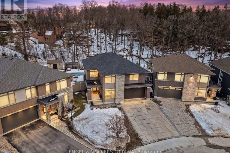 29464568/157-avro-circle/cfb-rockcliffe-and-area/ottawa/ontario/K1K4K7_49