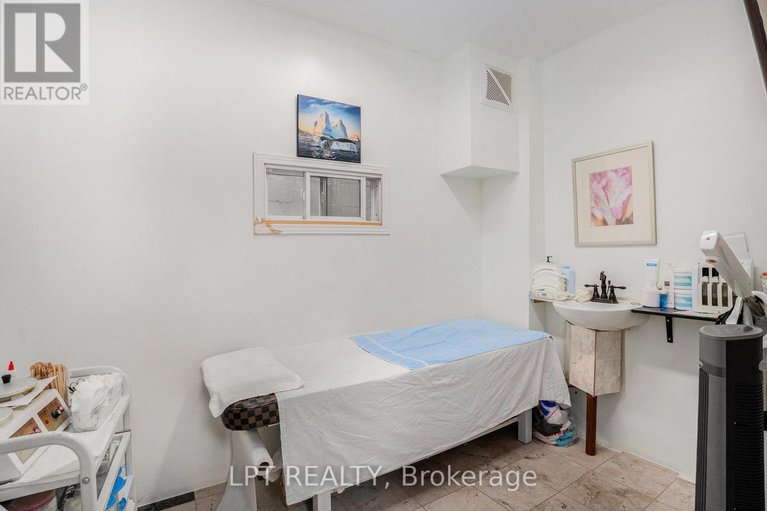 29671870/257-parkdale-avenue/hintonburg/ottawa/ontario/K1Y1G1_7