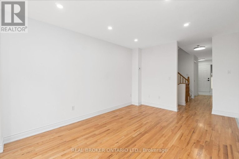 28793842/3-a-southpark-drive/blackburn-hamlet/ottawa/ontario/K1B3B8_11