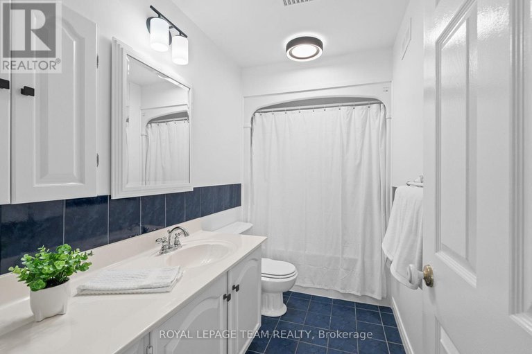 28339278/5517-cedar-drive/manotick-east-to-manotick-station/ottawa/ontario/K4M1B4_35