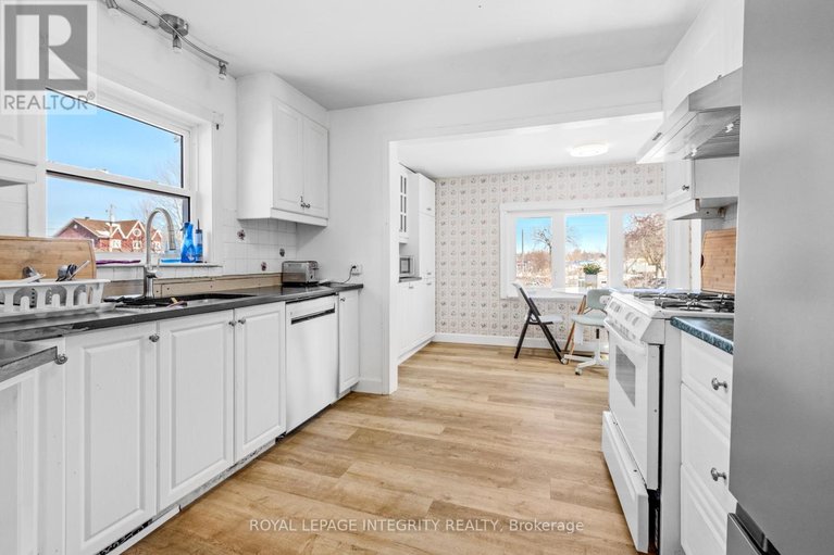 29460496/22-rossland-avenue/meadowlandsst-claire-gardens/ottawa/ontario/K2G2K4_17