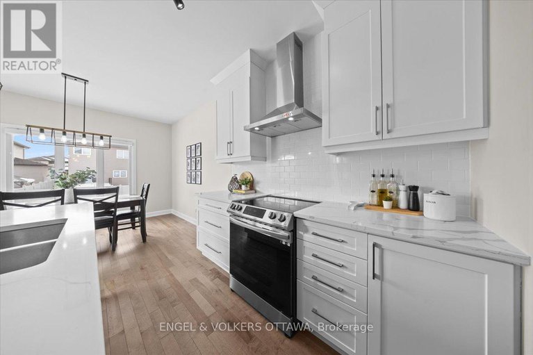 29402076/624-geneva-crescent/embrun/russell/ontario/K0A1W0_17