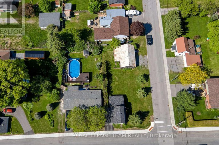 28435512/24-mercer-street/almonte/mississippi-mills/ontario/K0A1A0_4
