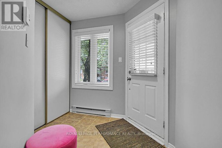 28565968/402-briston-private/hunt-club-park/ottawa/ontario/K1G5R3_3